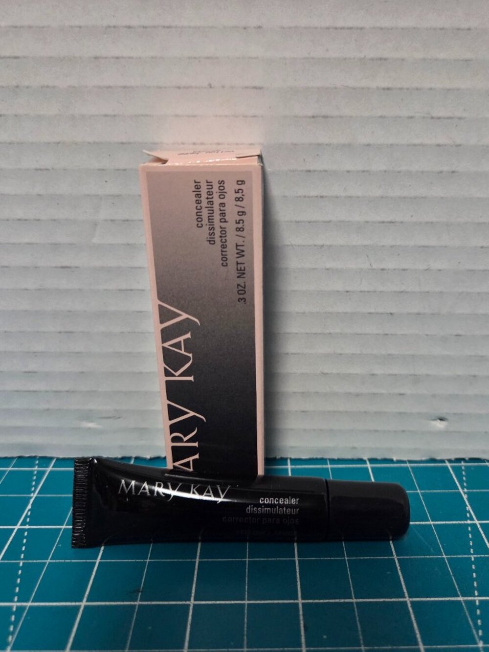 Mary Kay Concealer Yellow #027243 New In Box Discontinued 0.3 Oz